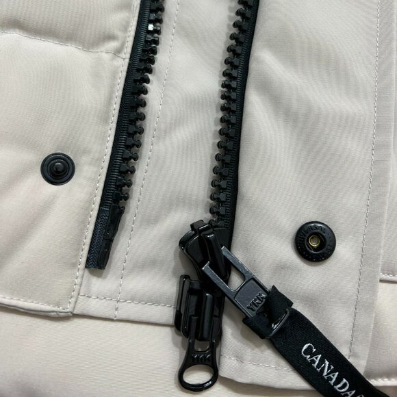 Canada Goose White Puffer Vest - Picture 6 of 6